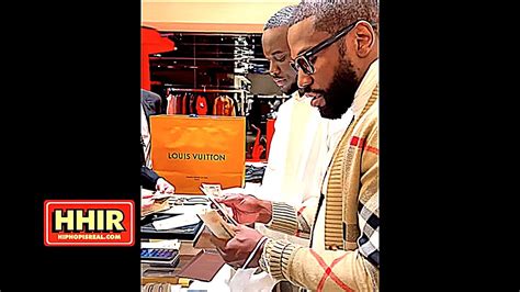 floyd mayweather louis vuitton outfit|FLOYD MAYWEATHER COUNTING CASH SHOPPING AT .